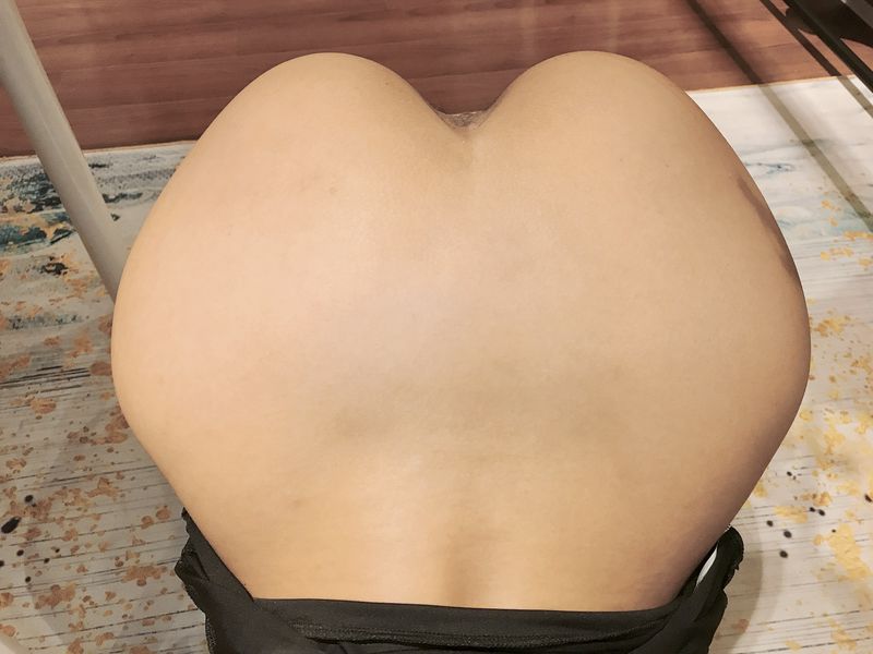 หุ่นดีหุ่นดีทำให้คนดูตื่นเต้นและผิวของเธอก็ดีมากเช่นกัน [23P]