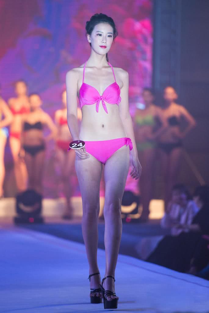 แชมป์การประกวดโมเดล [16P]
