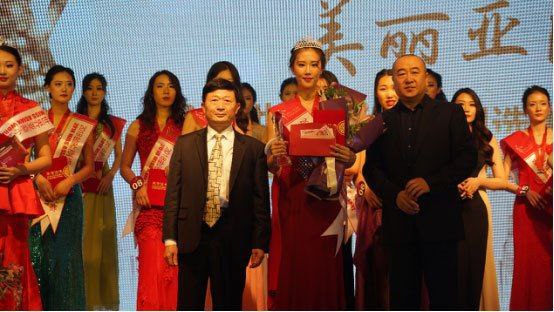 แชมป์การประกวดโมเดล [16P]