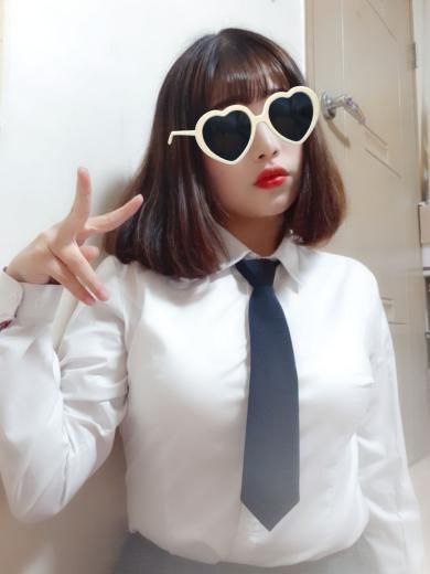 นักเรียนช่วยตัวเองและถ่ายเซลฟี่ [15P]
