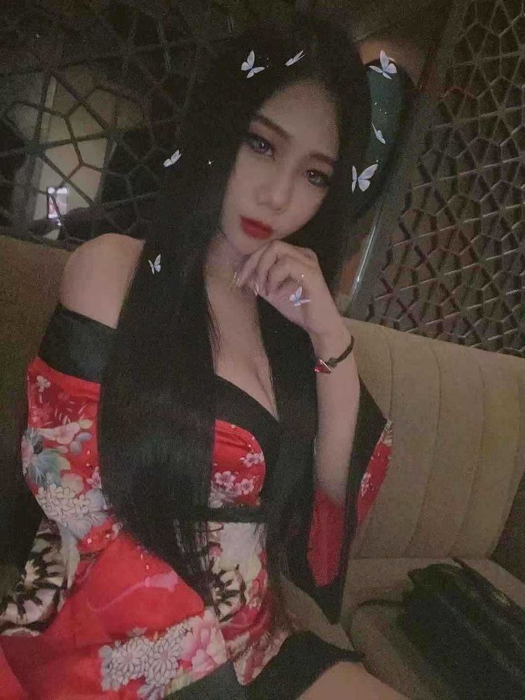สาวสวยที่ชอบเซลฟี่ [11P]