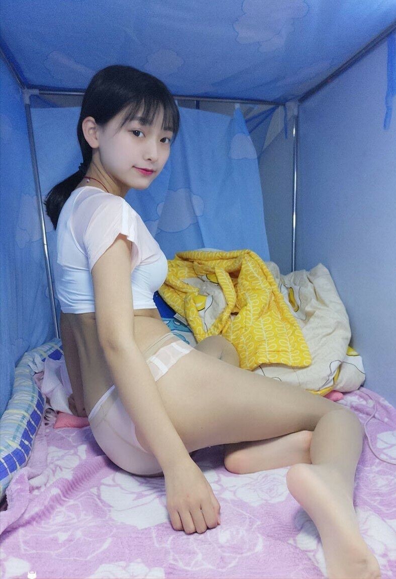 พานักเรียนหญิงไปเรียนที่โรงแรม［11P］