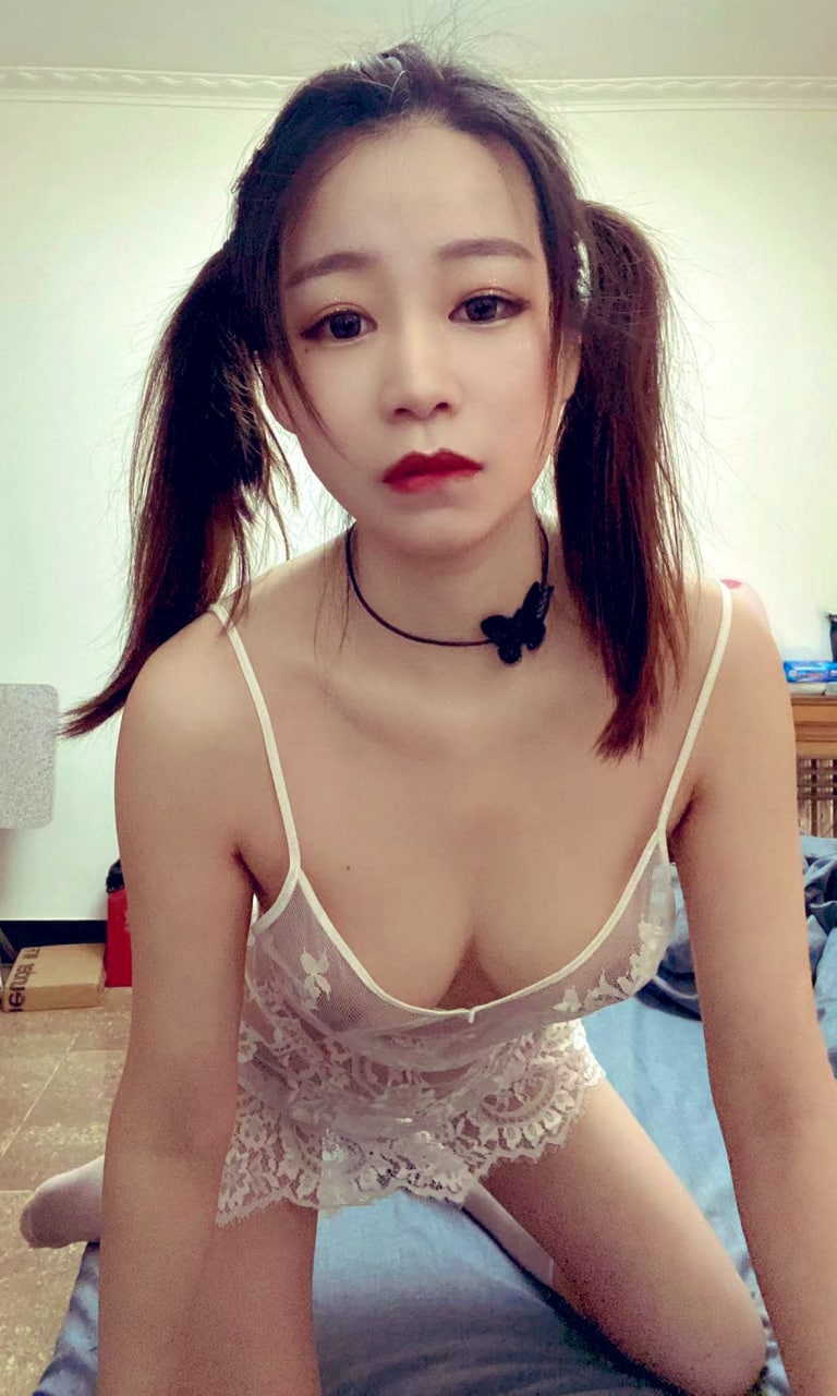 หญิงสาวบริสุทธิ์ตัวน้อยมีเสน่ห์ที่สุด [19P]