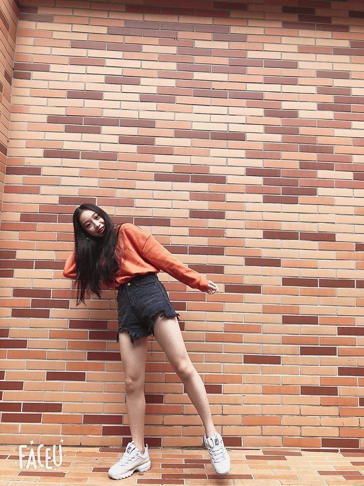 หญิงตัดกัน [10P]