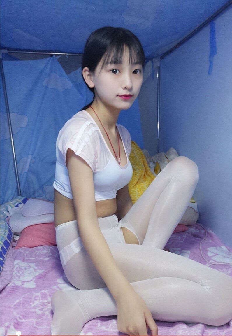พานักเรียนหญิงไปเรียนที่โรงแรม［11P］
