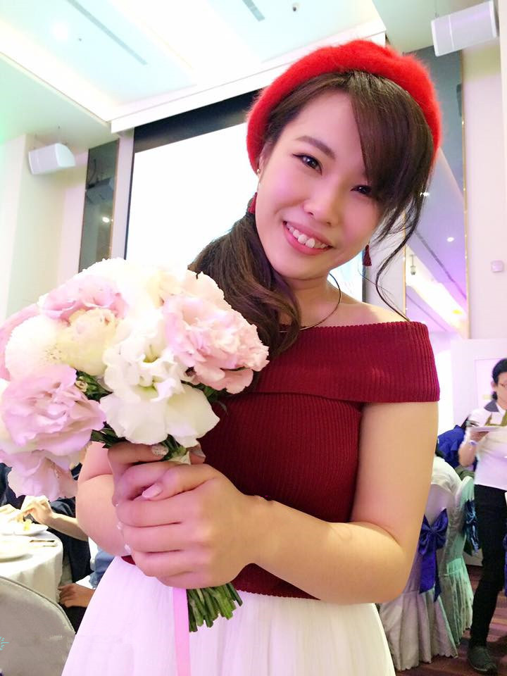 ผู้หญิงที่เป็นผู้ใหญ่และมีเสน่ห์[28P]