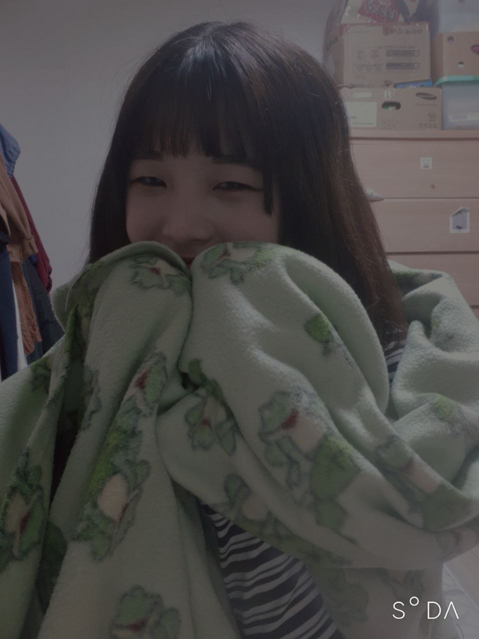 นักเรียนช่วยตัวเองและถ่ายเซลฟี่ [15P]