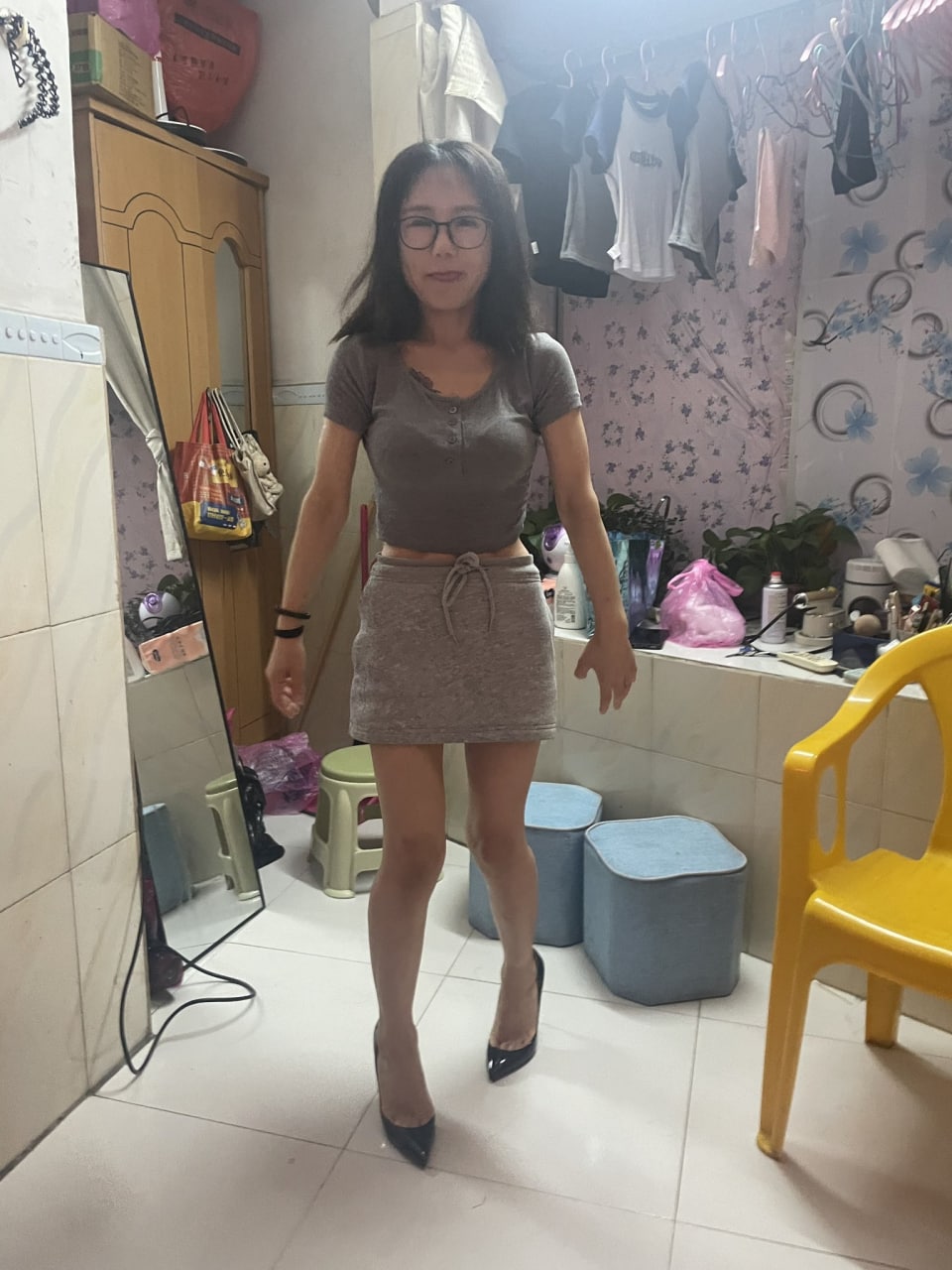 อารมณ์ของผู้หญิงที่เป็นผู้ใหญ่รู้สึกดีมาก [17P]