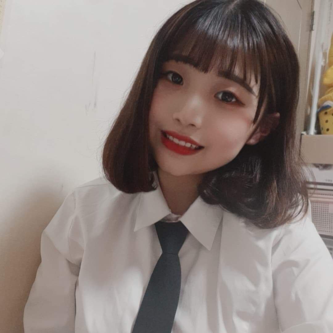 นักเรียนช่วยตัวเองและถ่ายเซลฟี่ [15P]