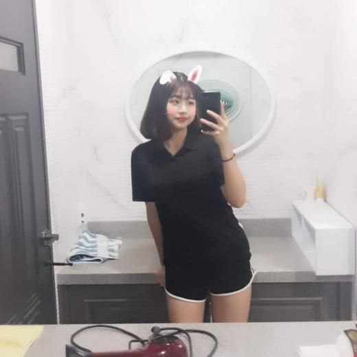 นักเรียนช่วยตัวเองและถ่ายเซลฟี่ [15P]