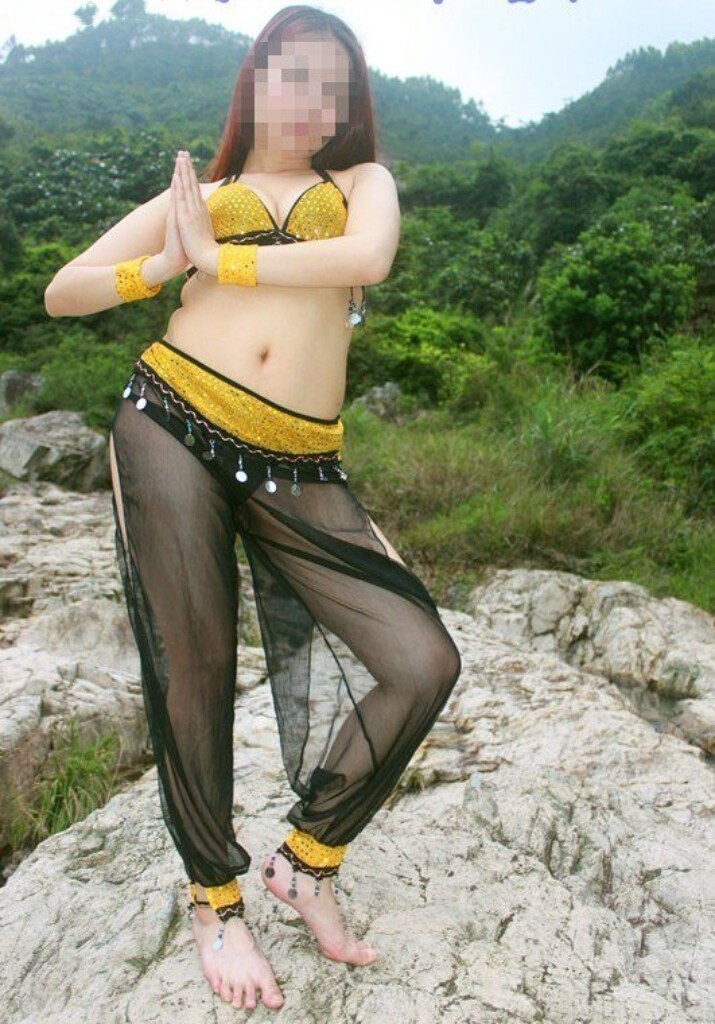 สาวฮอตเปลือยกายและเซ็กซี่นอกบ้าน [14P]