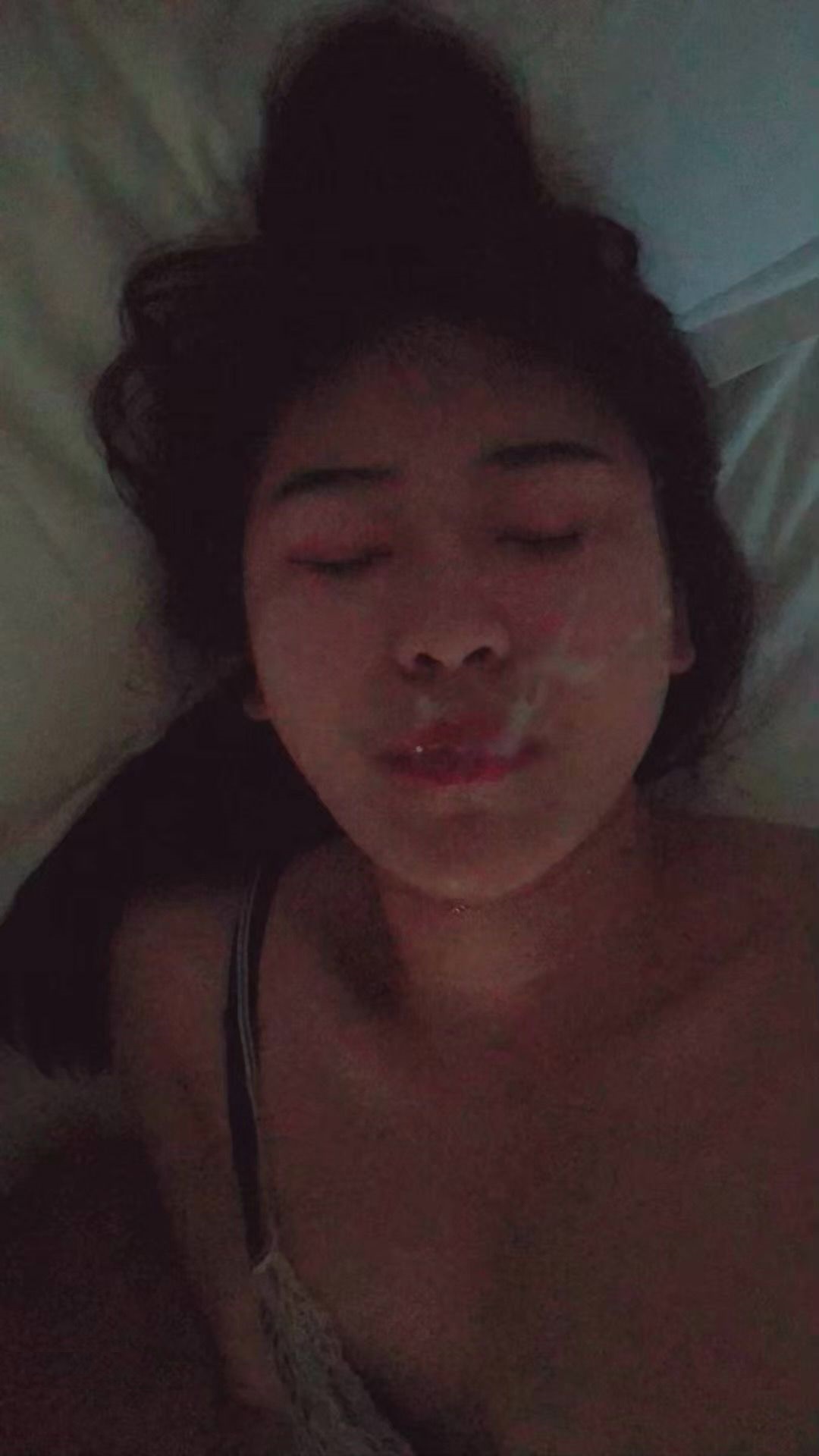 ผู้หญิงคนนั้นดูสมบูรณ์แบบมาก ผิวของเธอสวยพอ และหน้าอกของเธอก็ใหญ่พอ สวยมาก [23P]