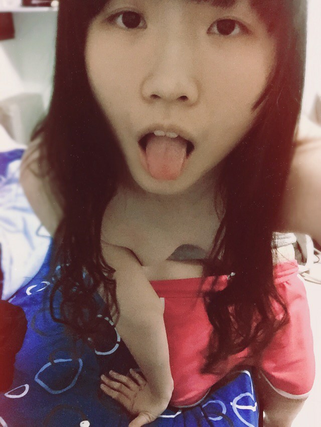 สาวโรงเรียนผิวขาวและอ่อนโยนกับน้ำหีอวบ [28P]