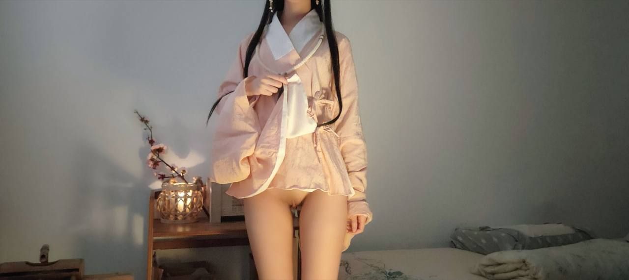 สาวสวยในชุดโบราณ[11P]