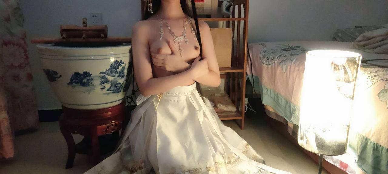 สาวสวยในชุดโบราณ[11P]