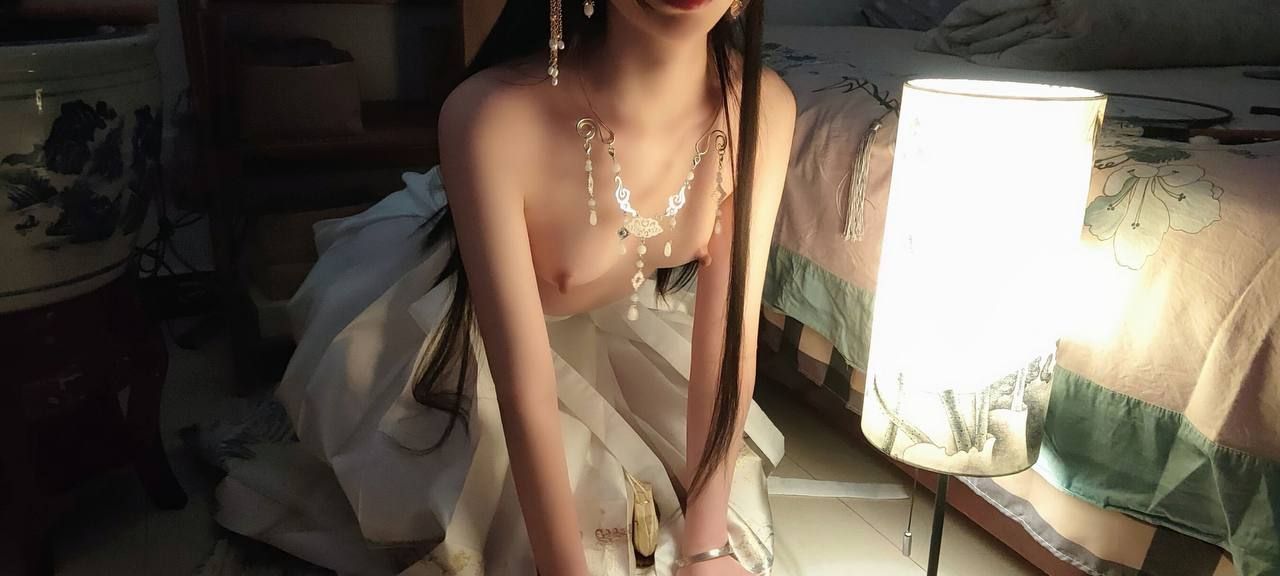 สาวสวยในชุดโบราณ[11P]
